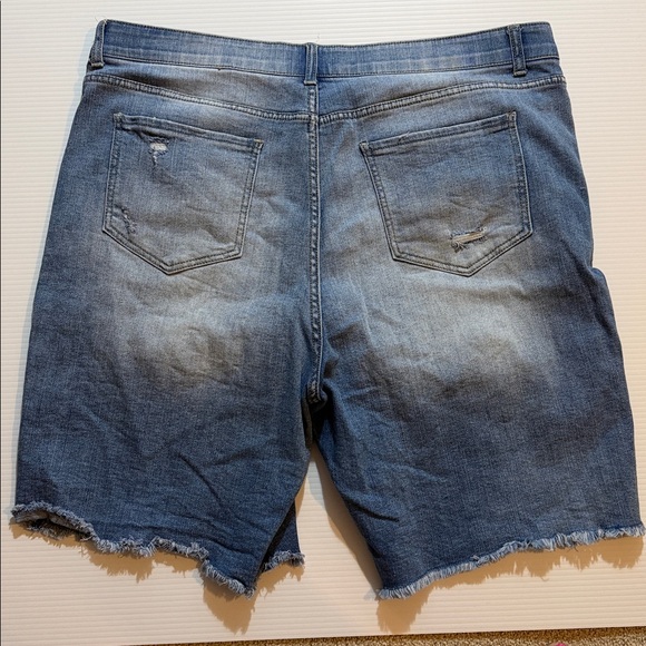 Terra & Sky Distressed Button-Front Denim Shorts - Blue - Picture 9 of 12